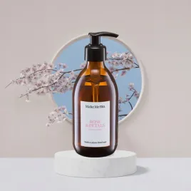 make-me-bio-mydlo-w-plynie-rose-and-petals-szklana-butelka-300ml