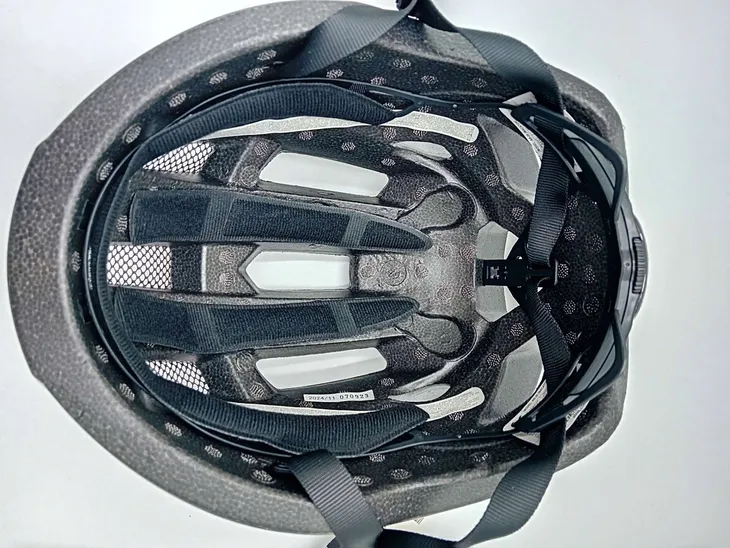 kask-rowerowy-abus-macator-r-m-marka-abus