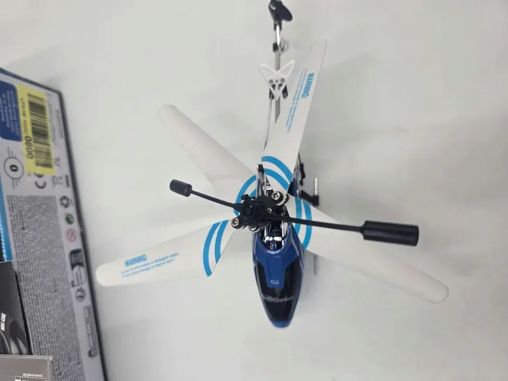 helikopter-23940-niebieski-baterie-6-x-aa