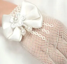 rekawiczki-komunijne-do-komunii-biale-azurowe