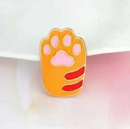 przypinka-lapka-ruda-kot-metalowa-pins-broszka