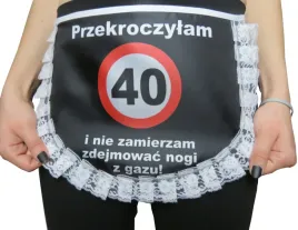 fartuszek-prezent-urodziny-18-30-40-50-60-fartuch-krotki-koronka-troczkami