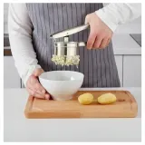 praska-do-ziemniakow-ikea-waga-z-opakowaniem-2-kg